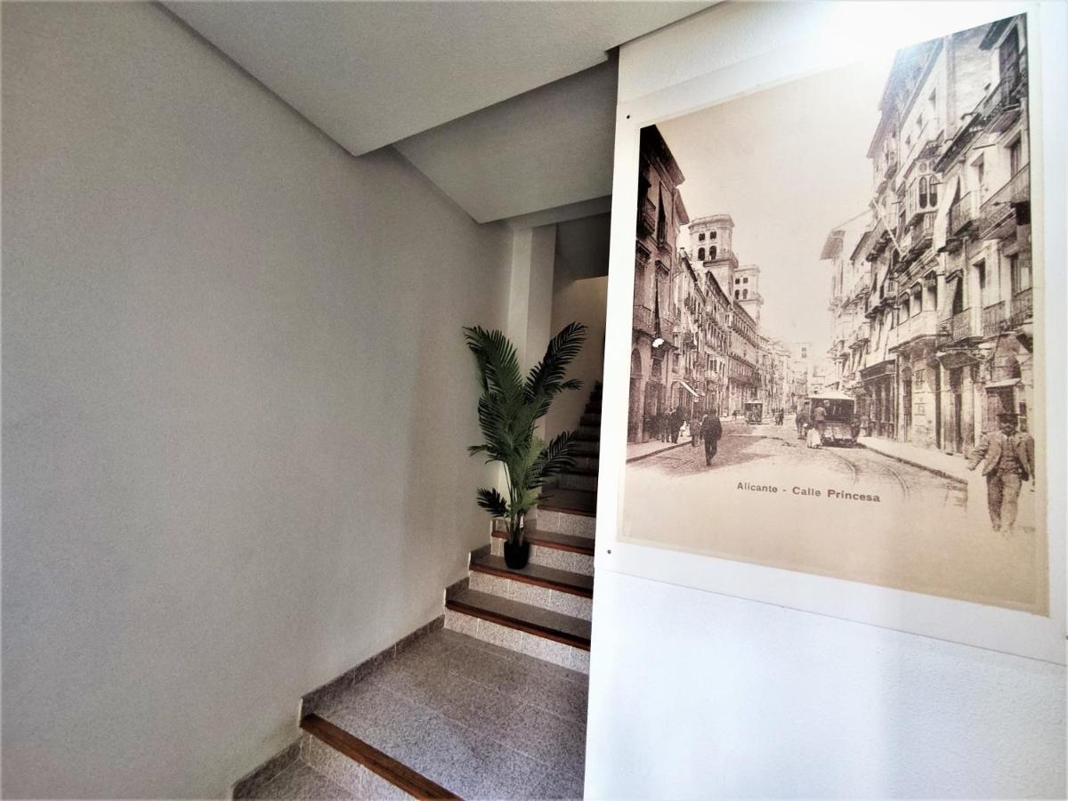 Casa Suni Alicante Centro Buitenkant foto